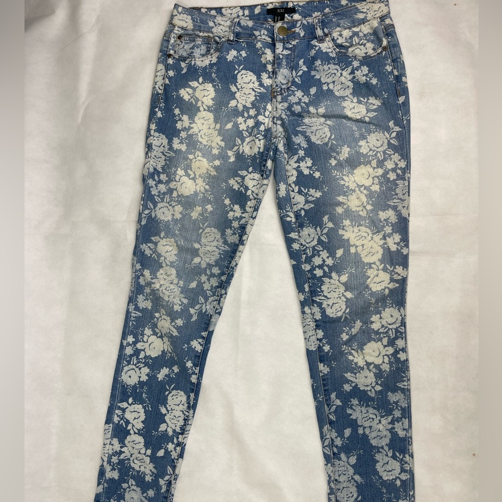 𝐗𝐗𝐈 𝐅𝐋𝐎𝐑𝐀𝐋 𝐒𝐊𝐈𝐍𝐍𝐘 𝐋𝐄𝐆 𝐃𝐄𝐍𝐈𝐌 - Picture 9 of 10